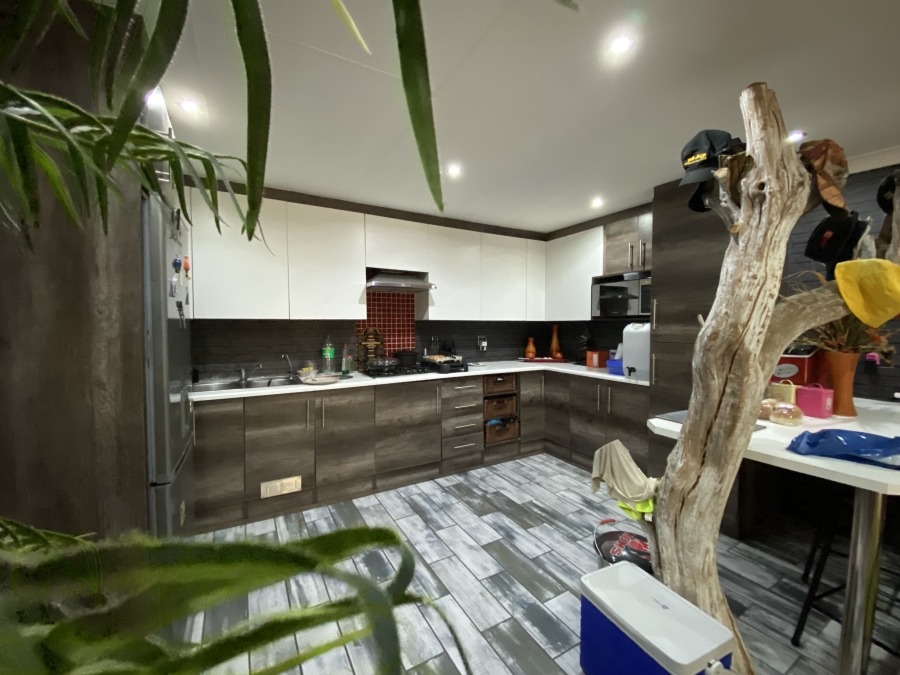 3 Bedroom Property for Sale in Miederpark North West